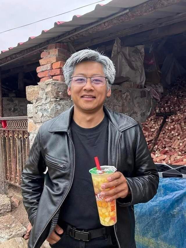 黄仁勋模仿者：杨洋。 （取材自中国新闻周刊）