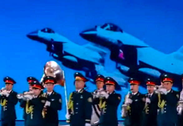 乌兹别克日前公开至少6架中国大陆制歼-10CE战机,成为继巴基斯坦之后第二个使用... 乌兹别克日前公开至少6架中国大陆制歼-10CE战机,成为继巴基斯坦之后第二个使用...