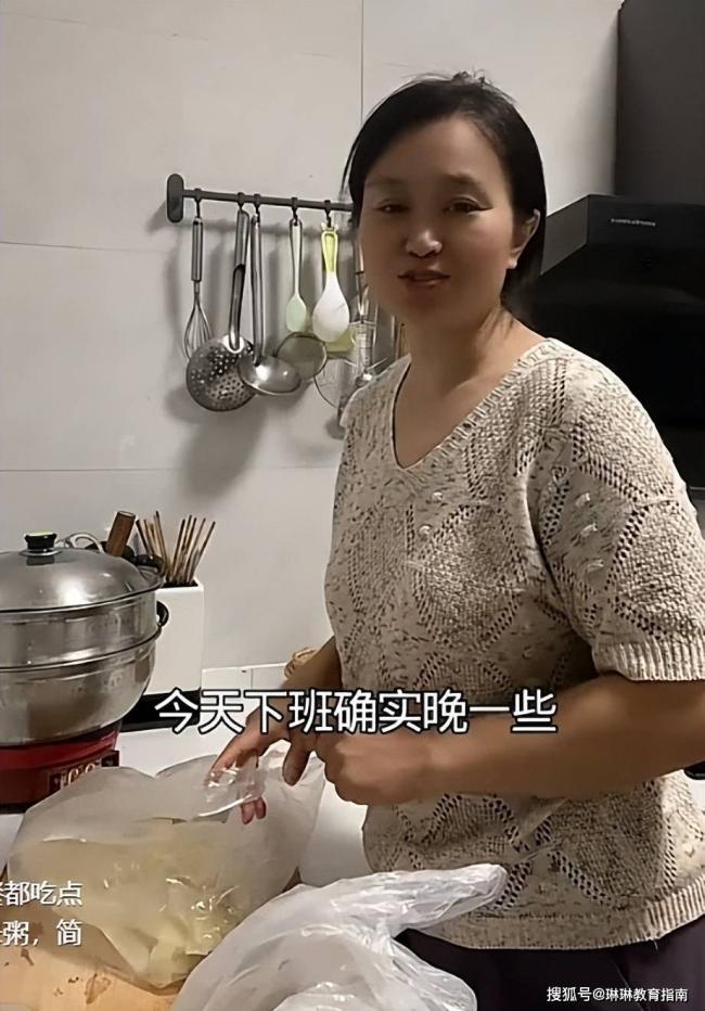 山东农村家长晒4娃晚餐,令人眼前一黑 山东农村家长晒4娃晚餐,令人眼前一黑