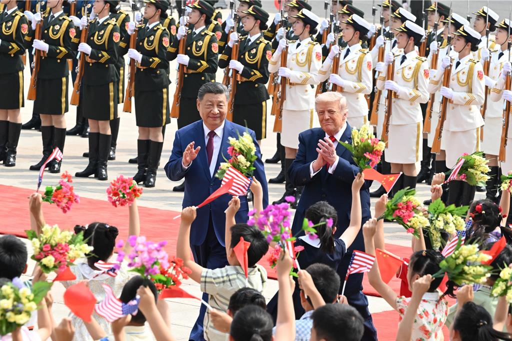 川普宣布國宴款待習近平!陸方罕見組大型企業家團隨訪,釋經貿善意但關稅難題未解。(新華社資料照片)