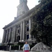 马斯克母亲晒新中式造型 点赞四座中国城市