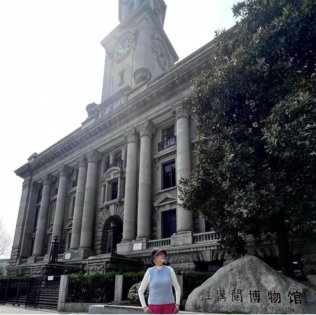 马斯克的母亲在社交平台上分享照片 马斯克的母亲在社交平台上分享照片