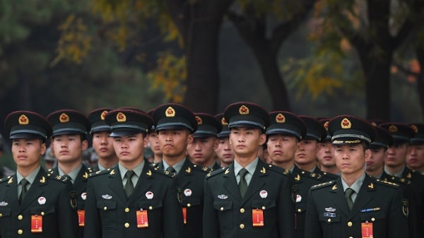 中共士兵