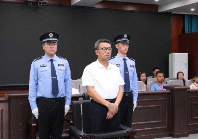 传内蒙第一贪官儿子藏欧洲 曝正科官员荒淫日常 传内蒙第一贪官儿子藏欧洲 曝正科官员荒淫日常